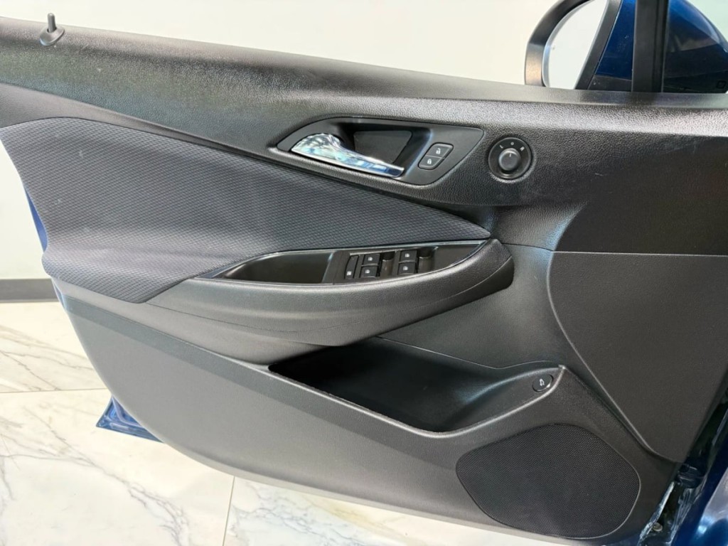 2019 Chevrolet Cruze Image 11