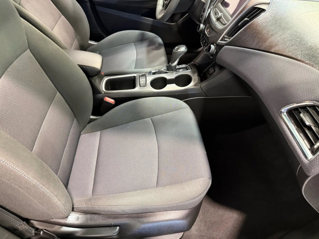 2019 Chevrolet Cruze Image 29