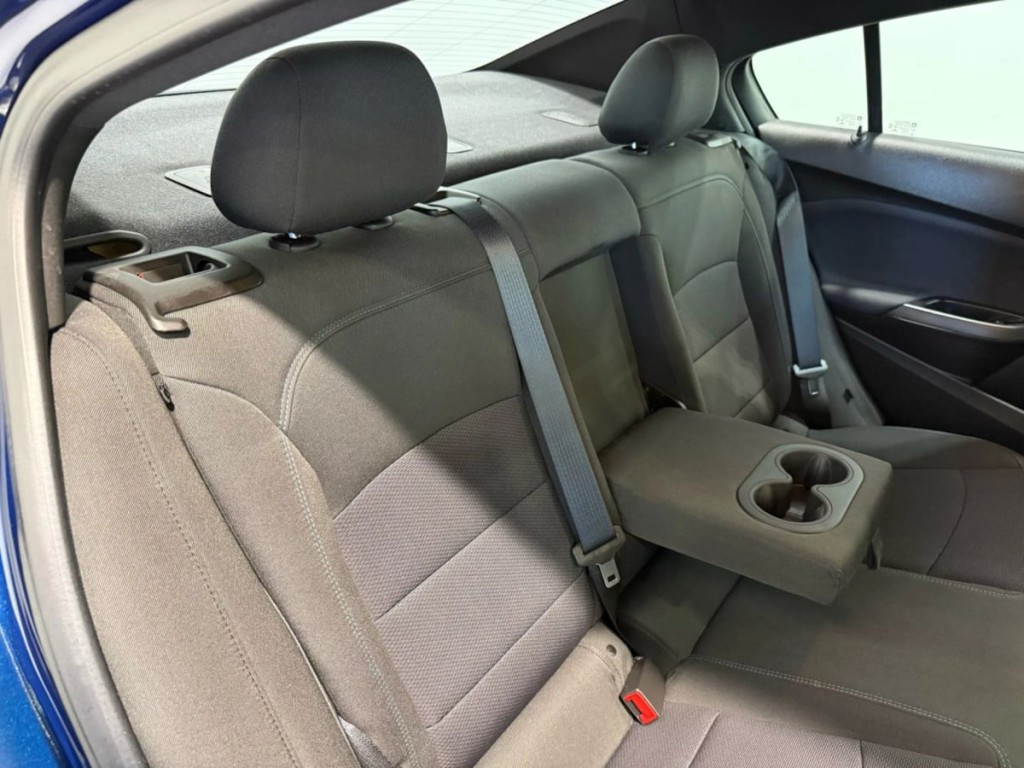 2019 Chevrolet Cruze Image 30