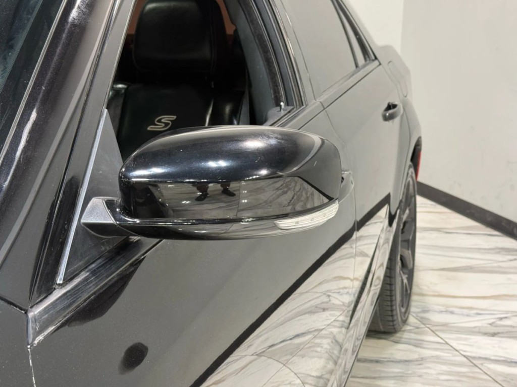 2023 Chrysler 300 Image 10