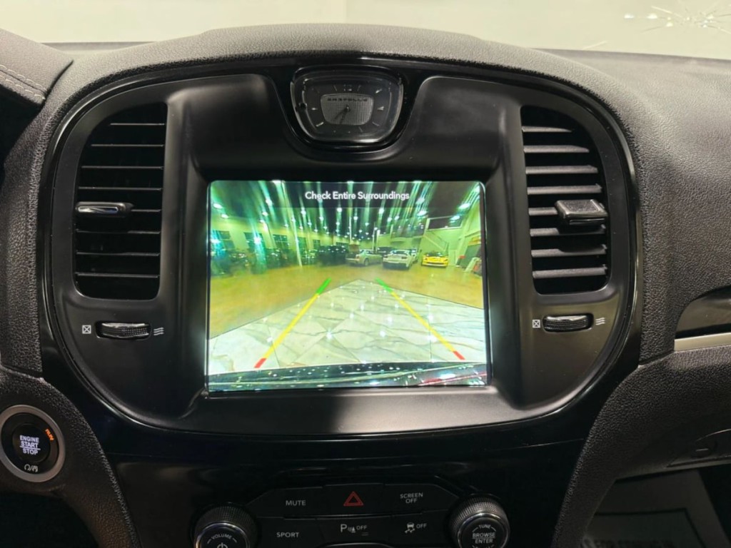2023 Chrysler 300 Image 21