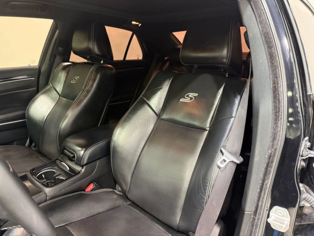 2023 Chrysler 300 Image 23