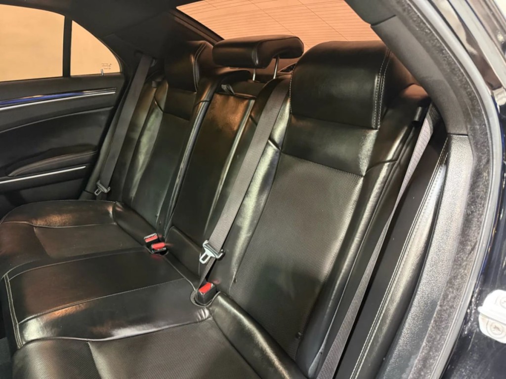 2023 Chrysler 300 Image 26