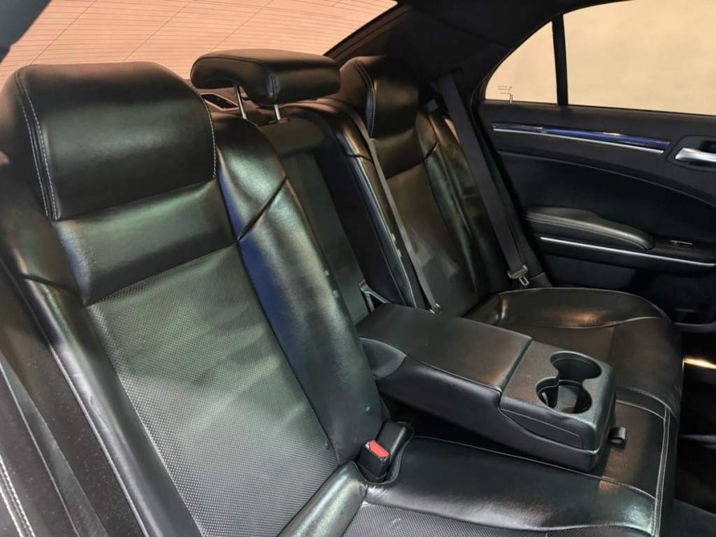 2023 Chrysler 300 Image 33