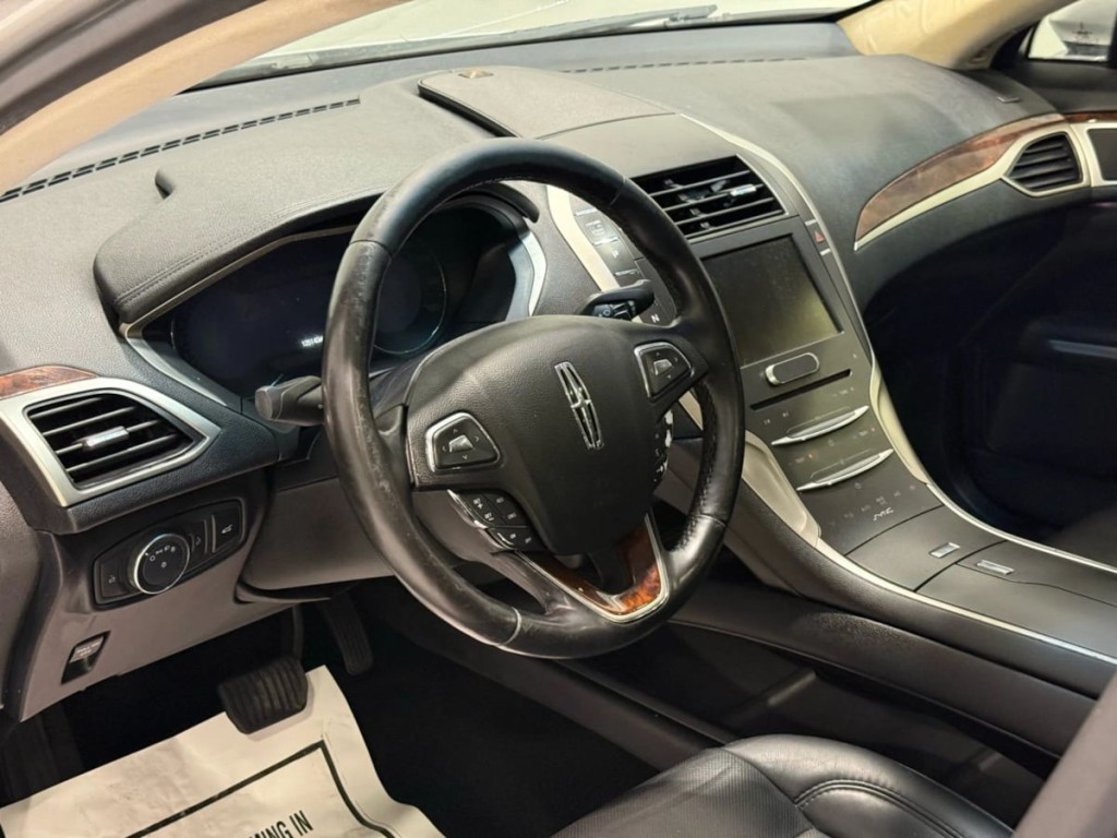 2016 Lincoln MKZ Image 13