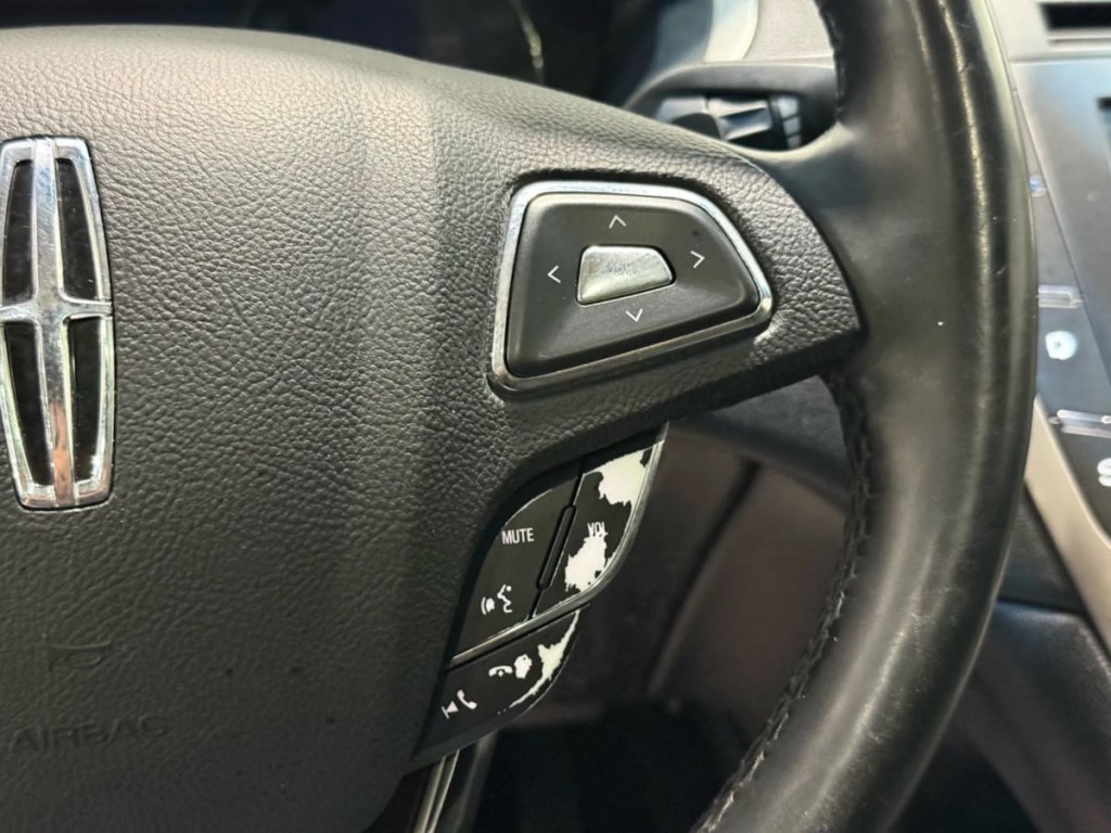2016 Lincoln MKZ Image 16