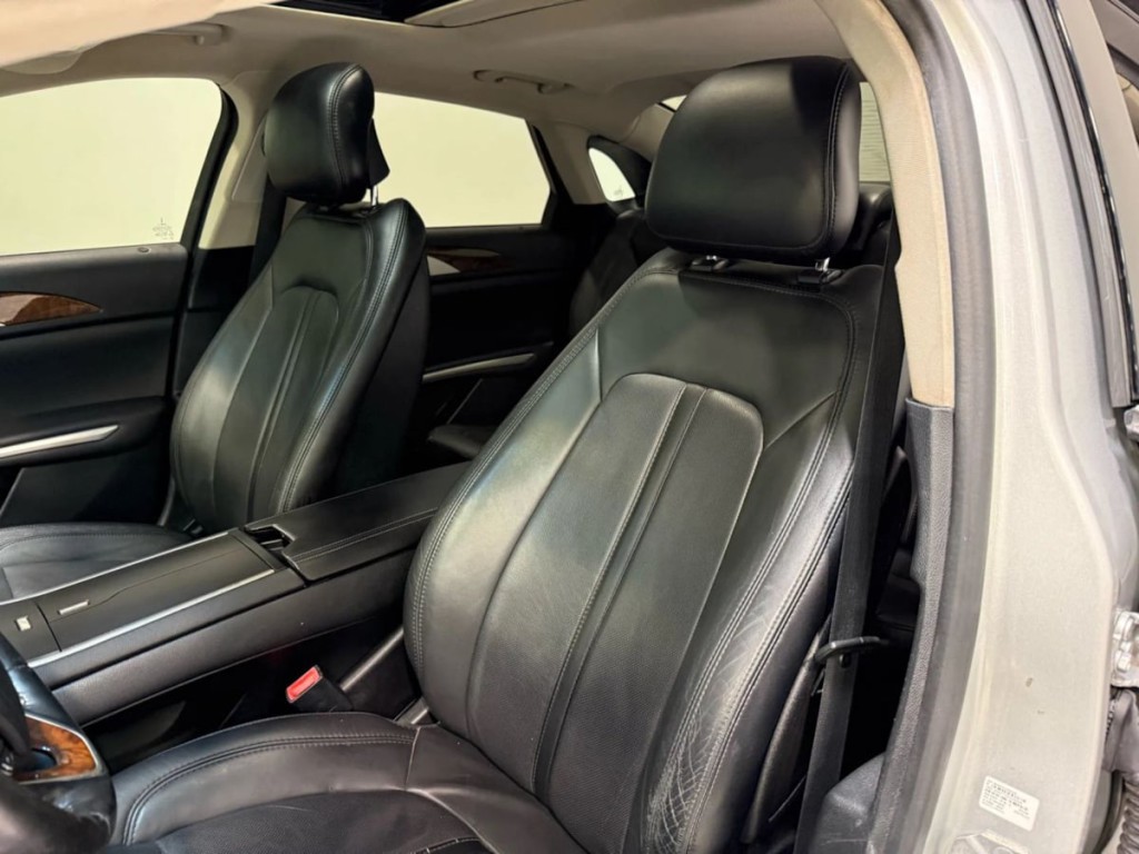2016 Lincoln MKZ Image 21