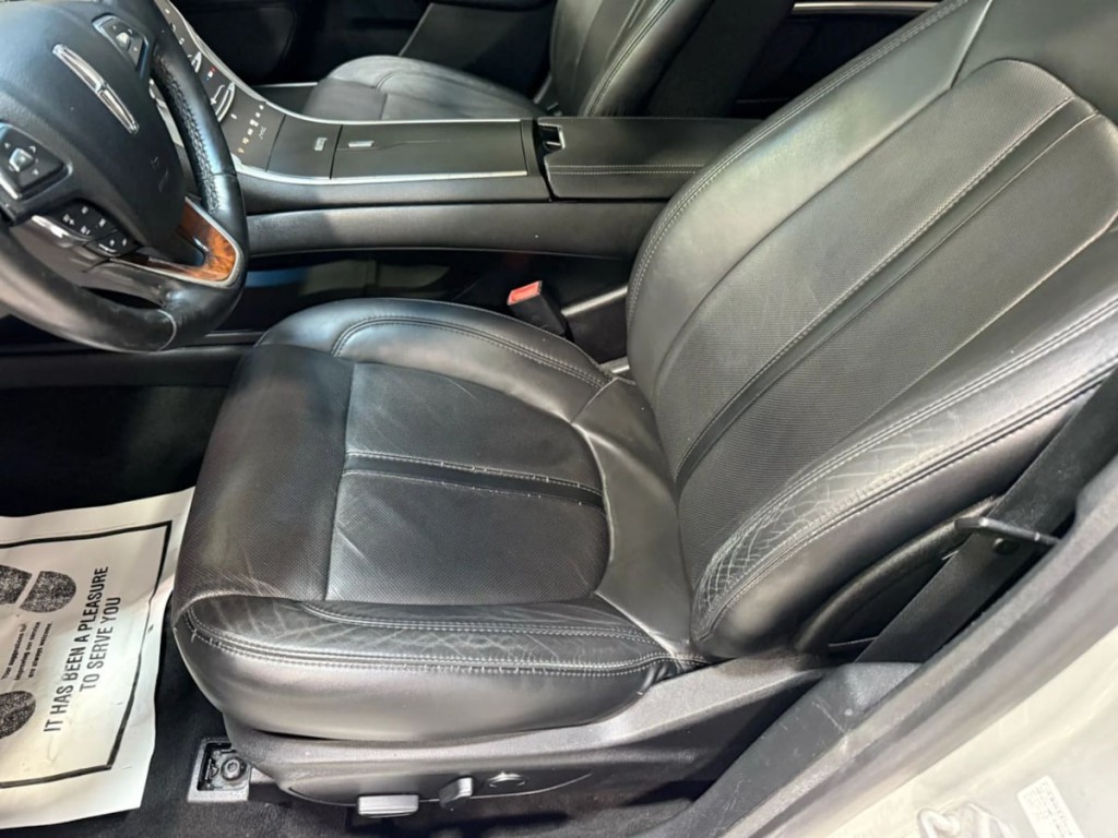 2016 Lincoln MKZ Image 22