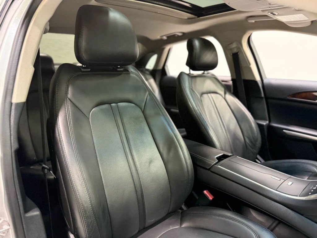 2016 Lincoln MKZ Image 26