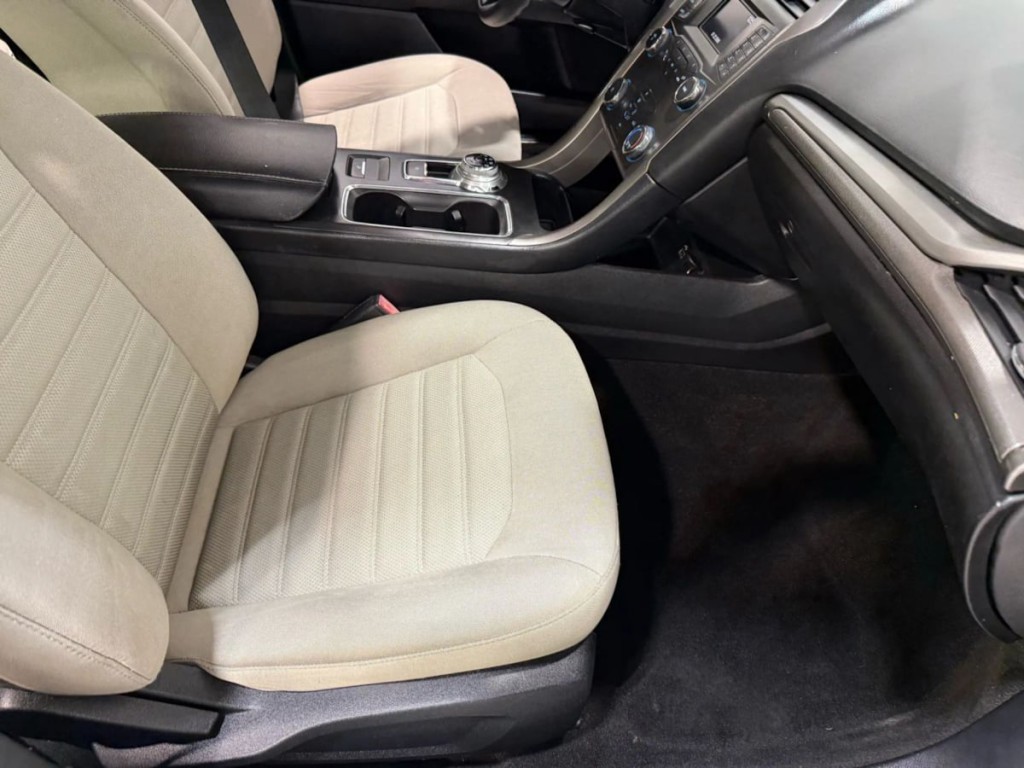 2019 Ford Fusion Image 28