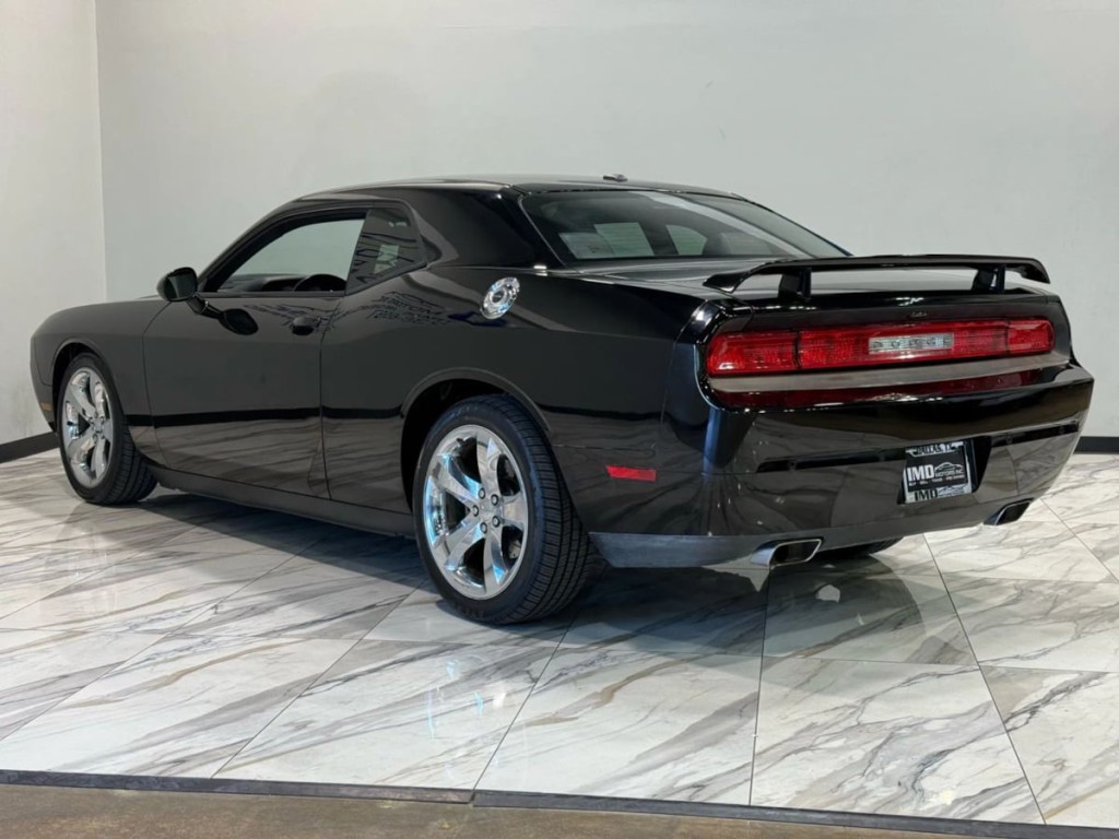 2013 Dodge Challenger Image 8