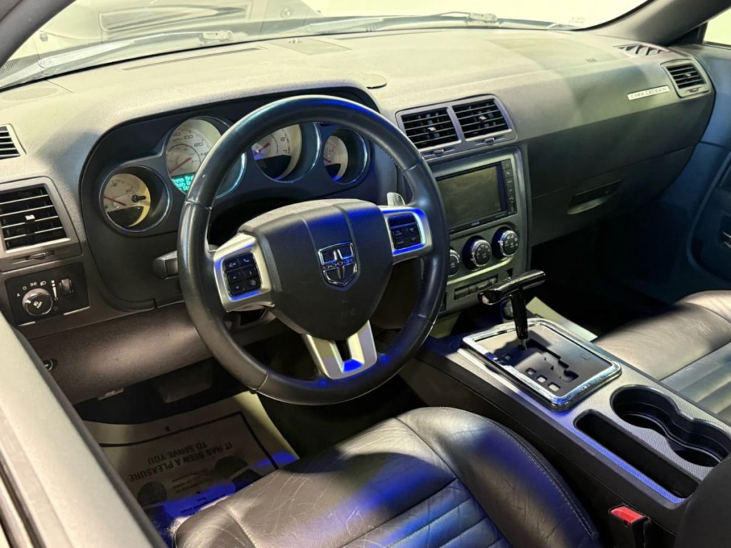 2013 Dodge Challenger Image 12