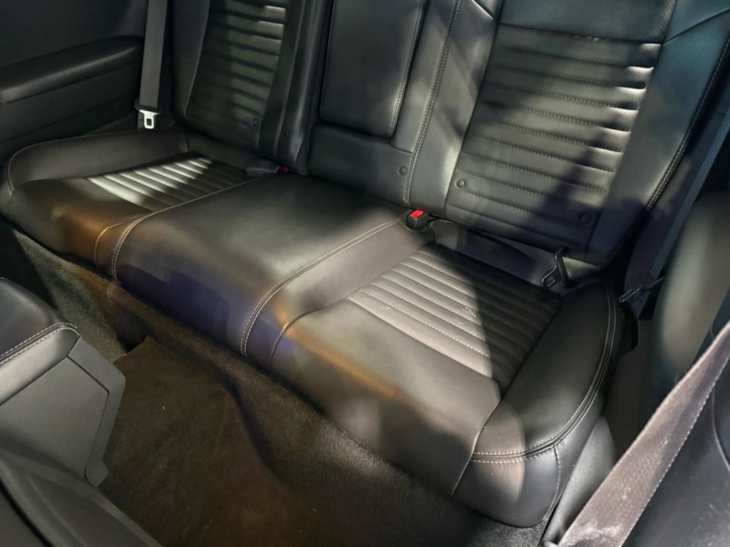2013 Dodge Challenger Image 23
