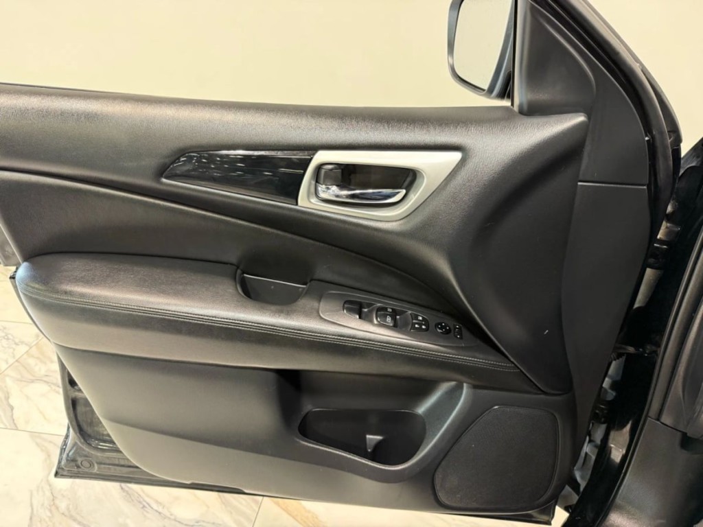 2018 Nissan Pathfinder Image 11