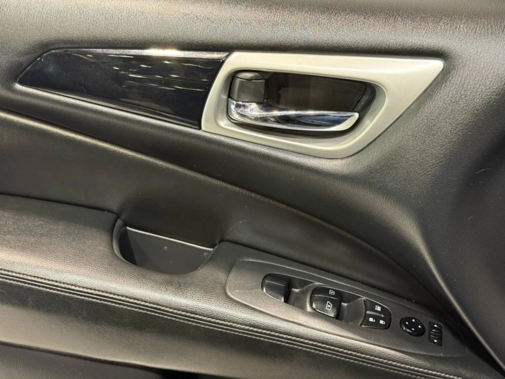 2018 Nissan Pathfinder Image 12