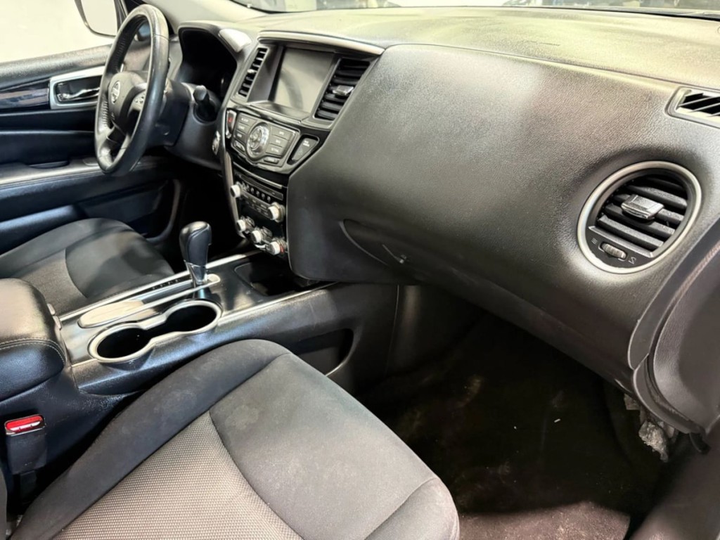 2018 Nissan Pathfinder Image 25
