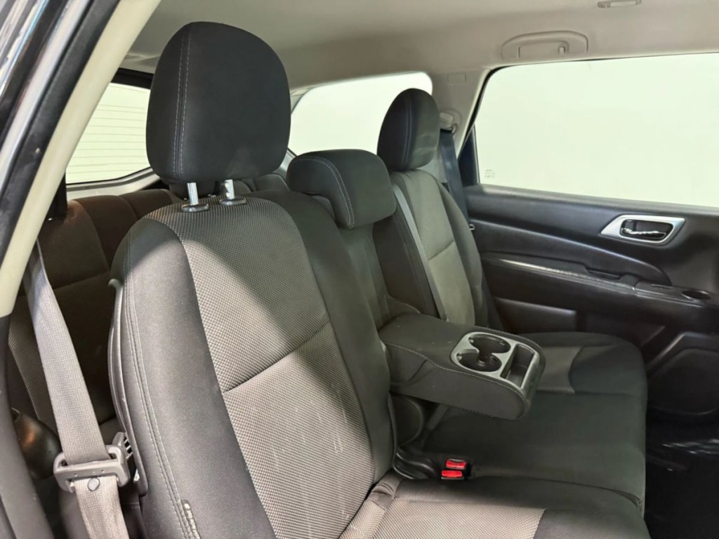 2018 Nissan Pathfinder Image 28