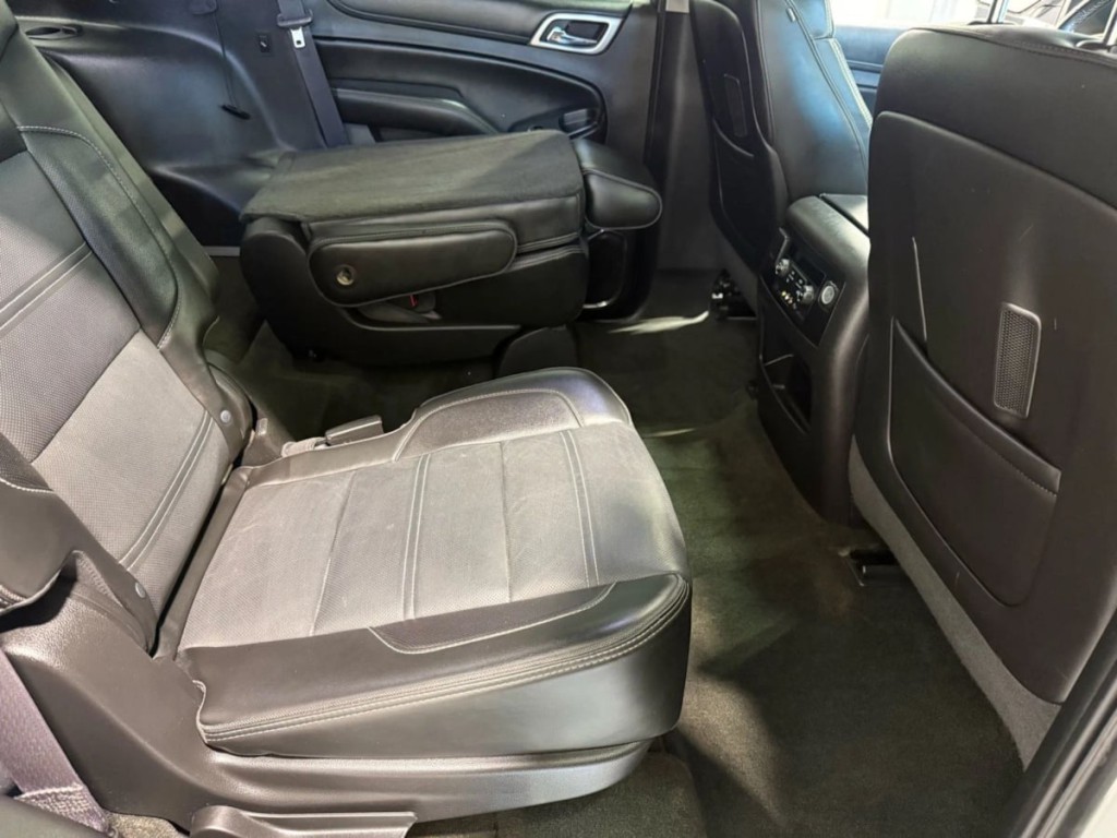 2015 GMC Yukon Image 32