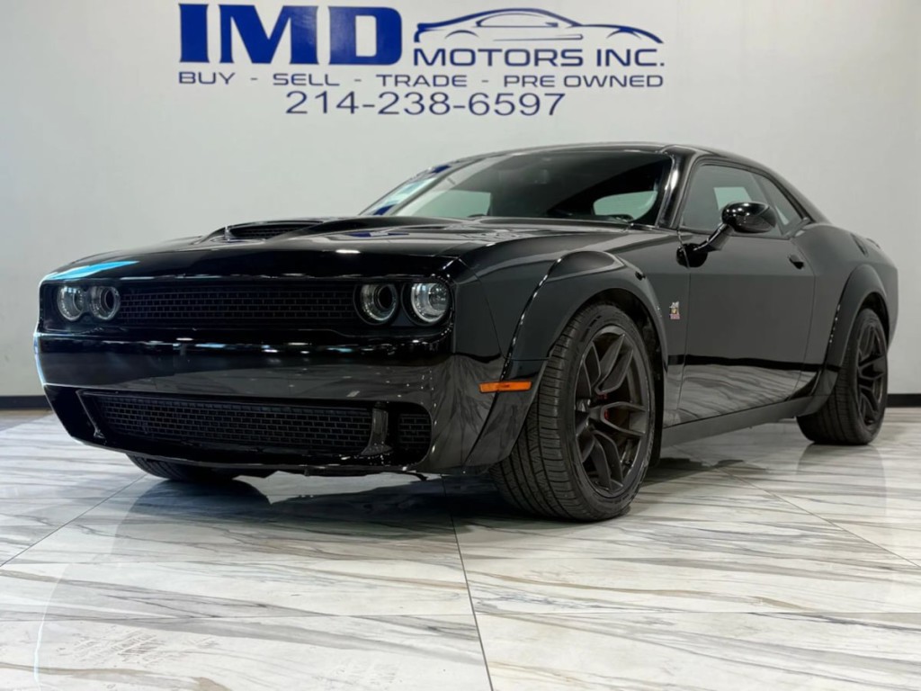 2019 Dodge Challenger Image 2
