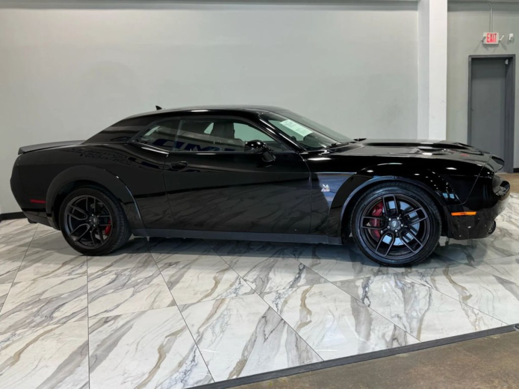 2019 Dodge Challenger Image 5