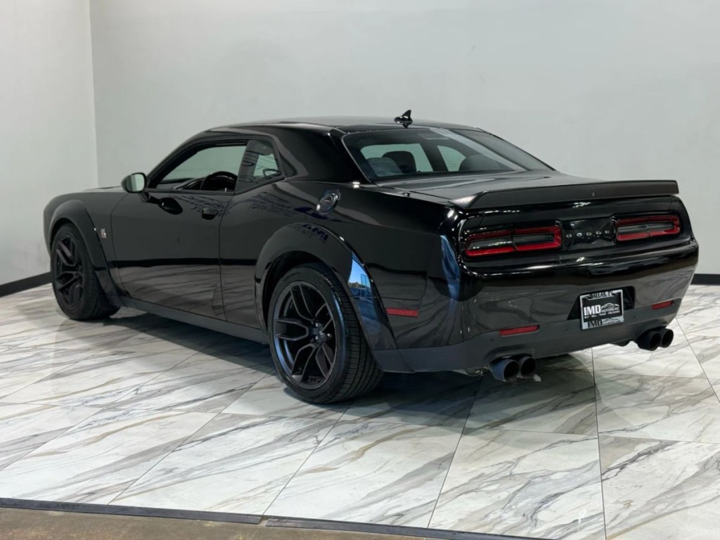 2019 Dodge Challenger Image 8