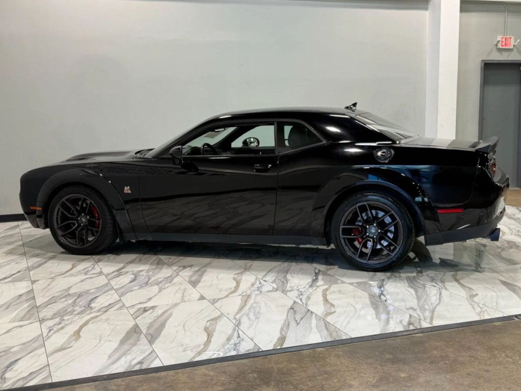 2019 Dodge Challenger Image 9