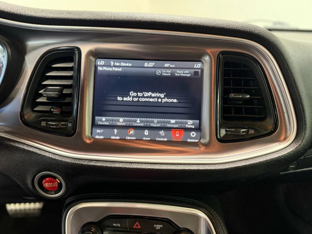 2019 Dodge Challenger Image 18