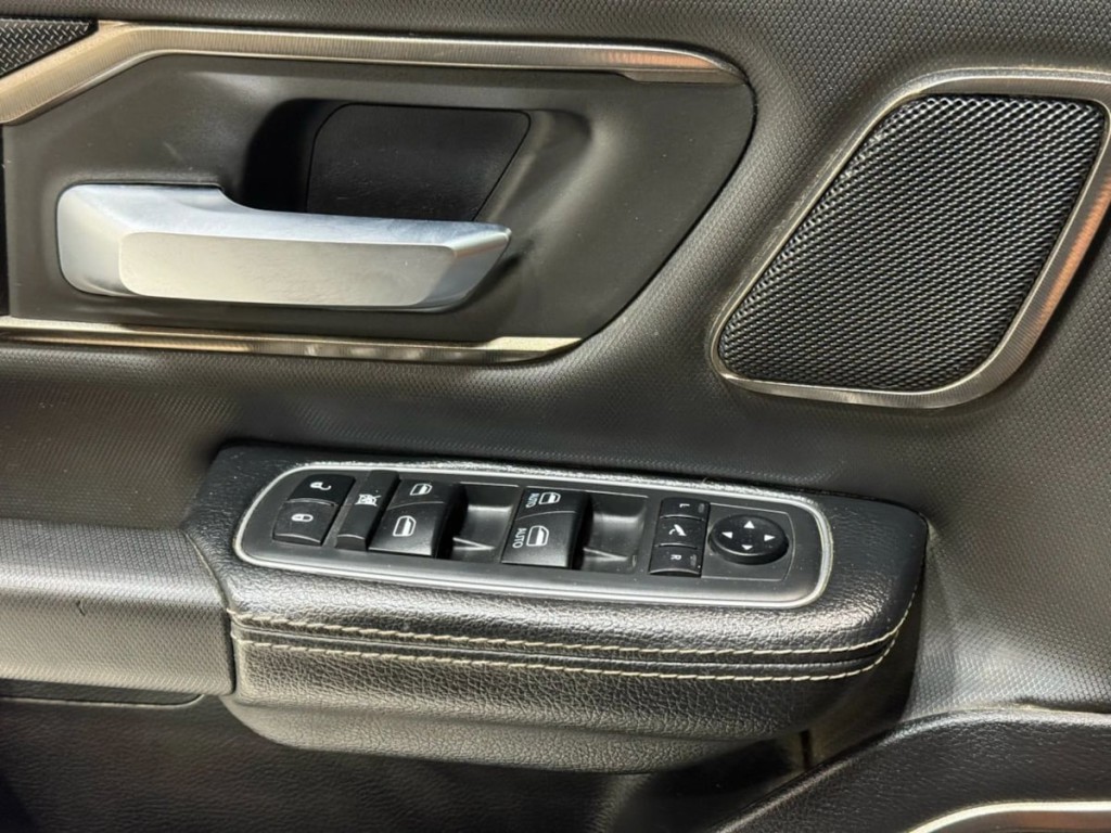 2021 RAM 1500 Image 12