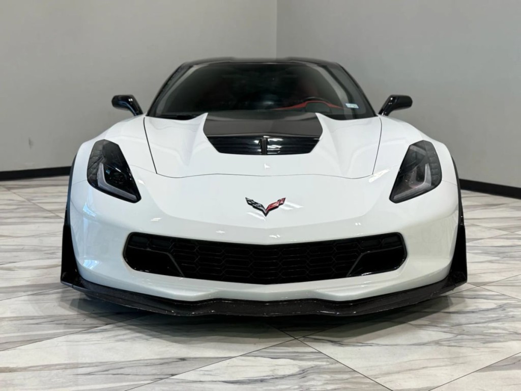 2015 Chevrolet Corvette Image 3