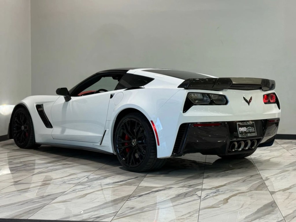 2015 Chevrolet Corvette Image 7