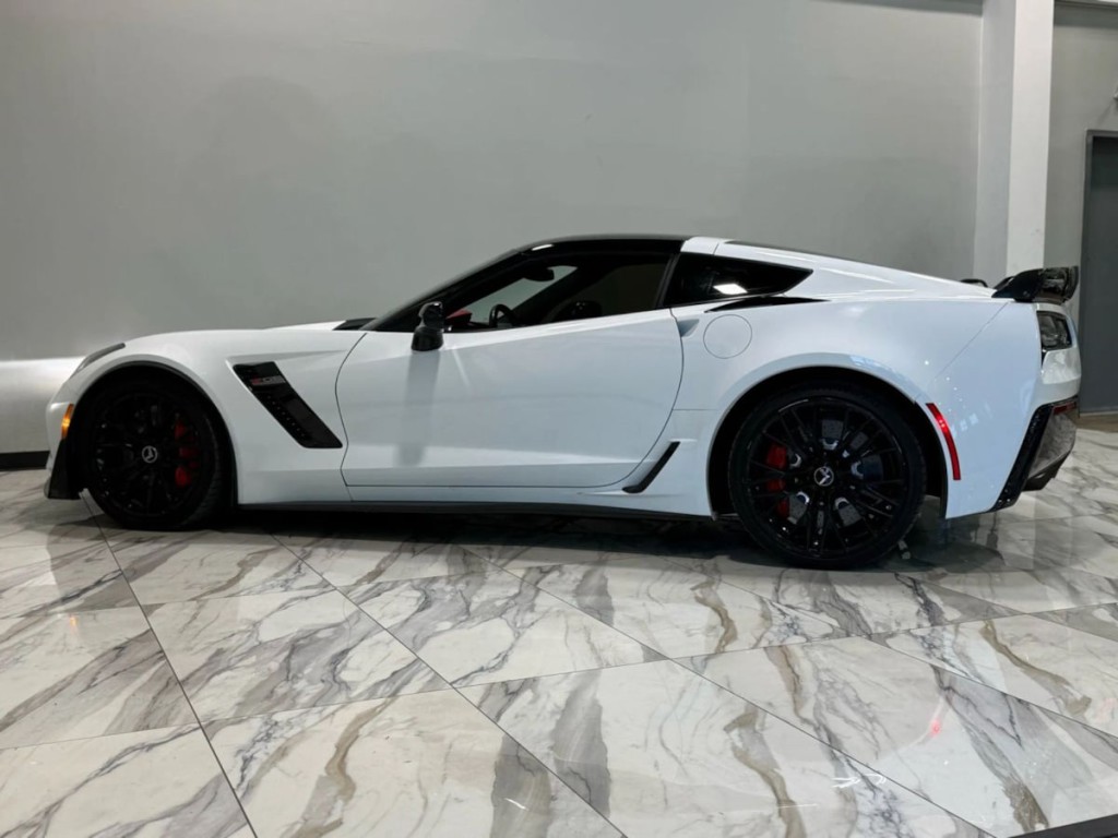 2015 Chevrolet Corvette Image 8