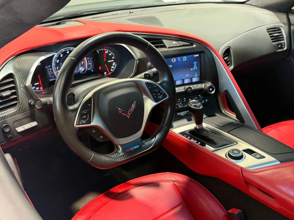 2015 Chevrolet Corvette Image 12