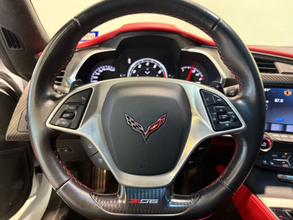 2015 Chevrolet Corvette Image 13