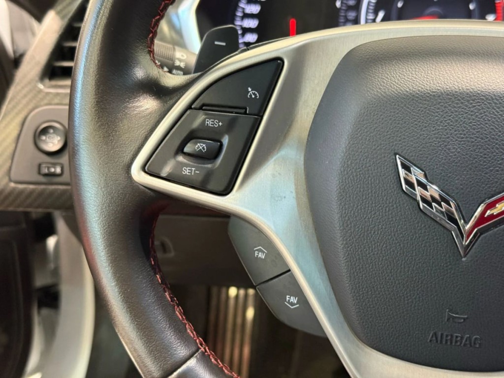 2015 Chevrolet Corvette Image 14