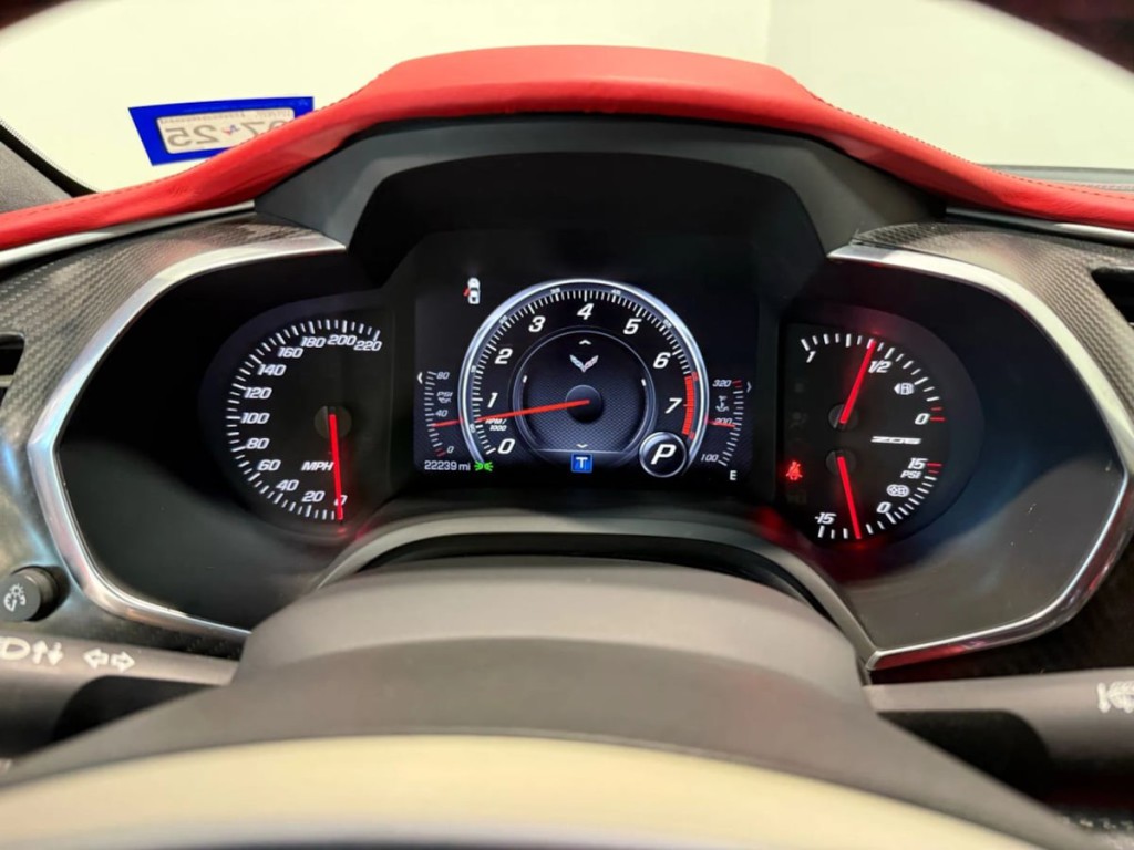 2015 Chevrolet Corvette Image 16