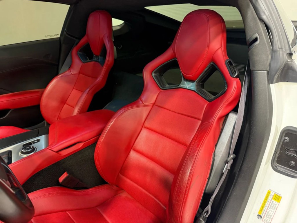 2015 Chevrolet Corvette Image 21