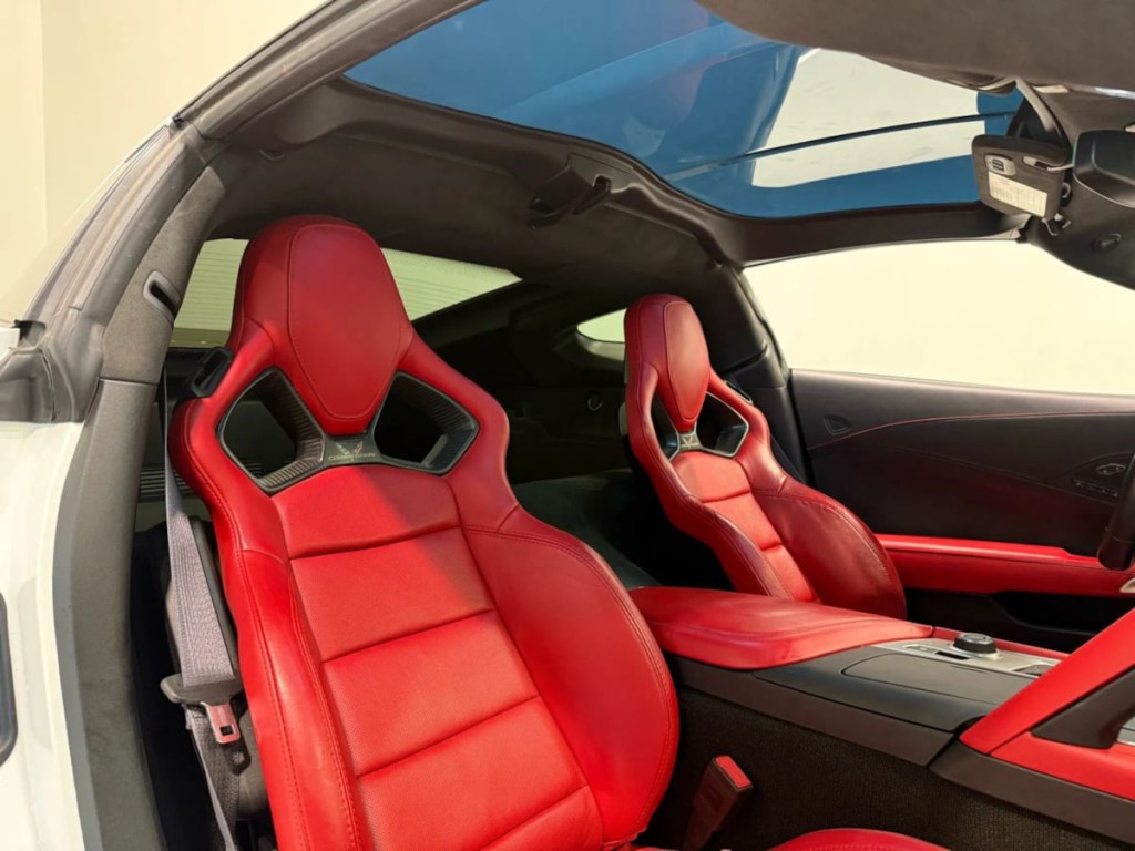 2015 Chevrolet Corvette Image 24