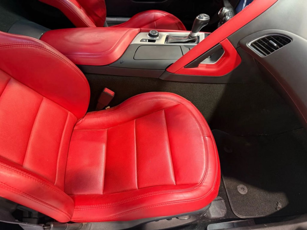 2015 Chevrolet Corvette Image 25