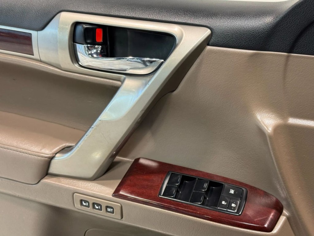 2015 Lexus GX 460 Image 13