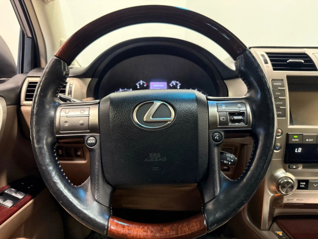 2015 Lexus GX 460 Image 16