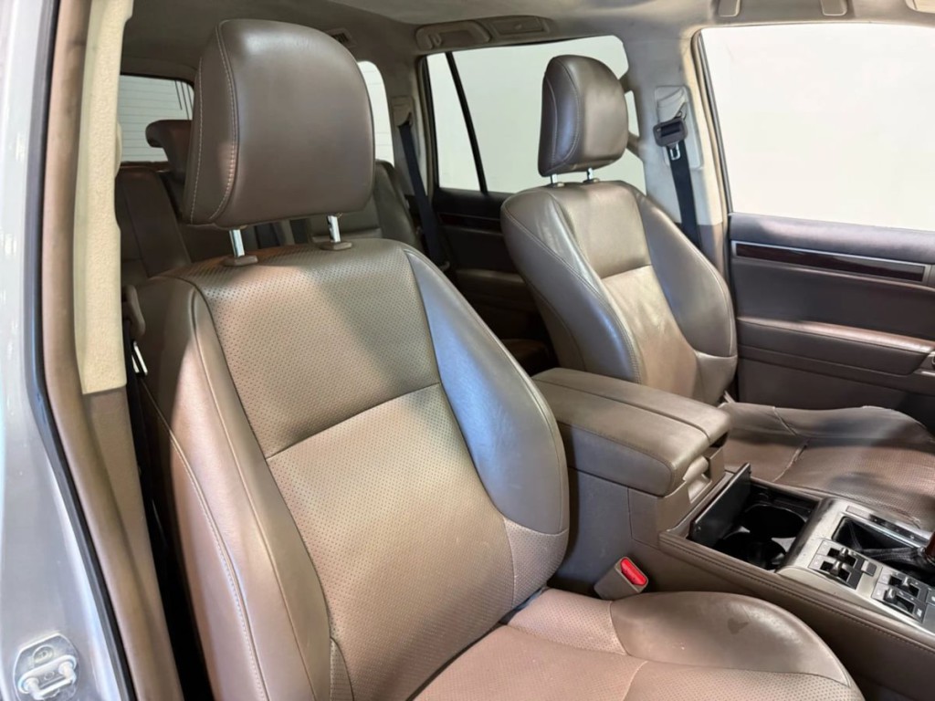 2015 Lexus GX 460 Image 28