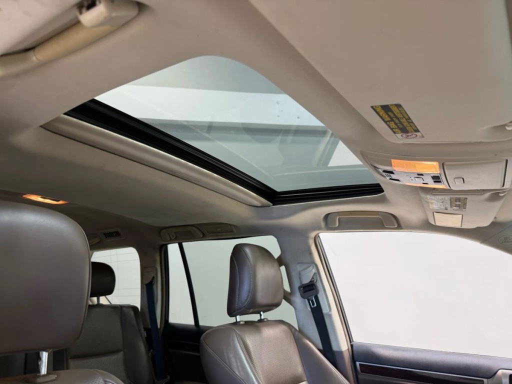 2015 Lexus GX 460 Image 30