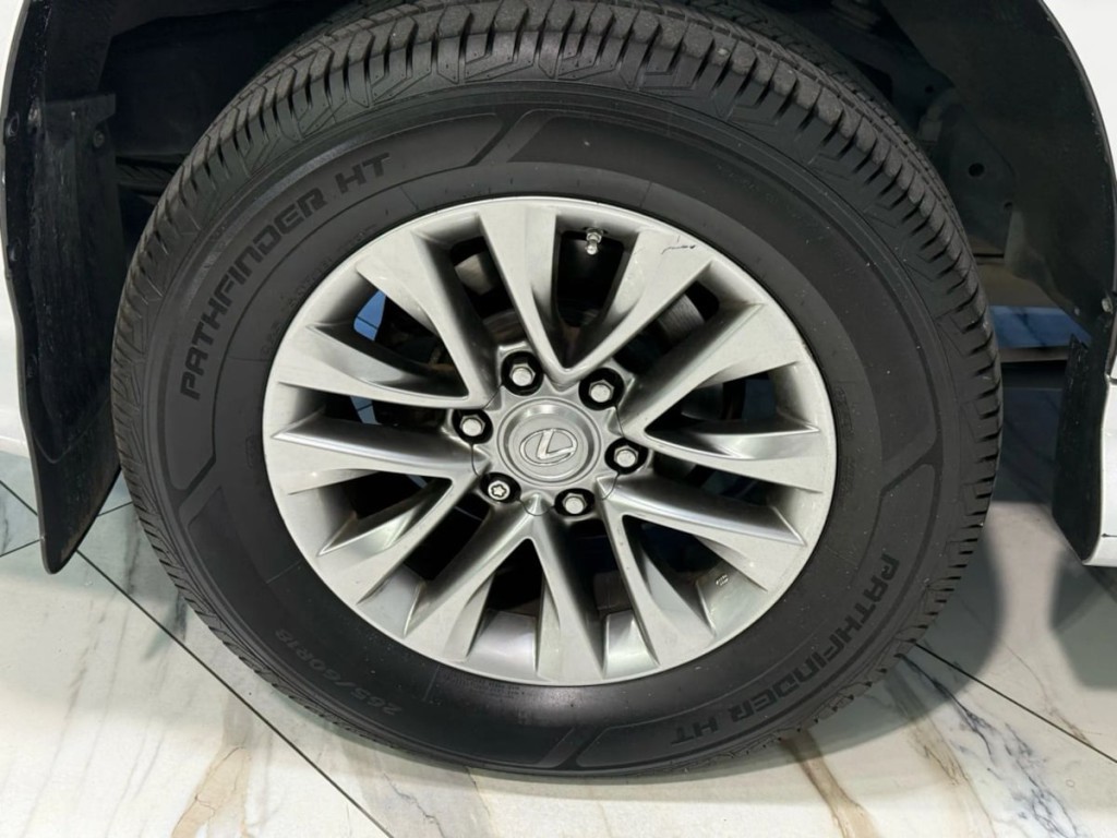 2015 Lexus GX 460 Image 36