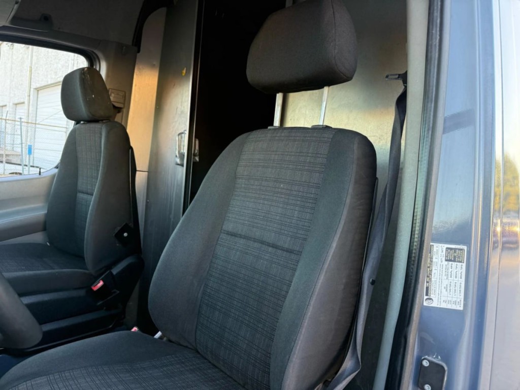 2018 Mercedes-Benz Worker Image 14