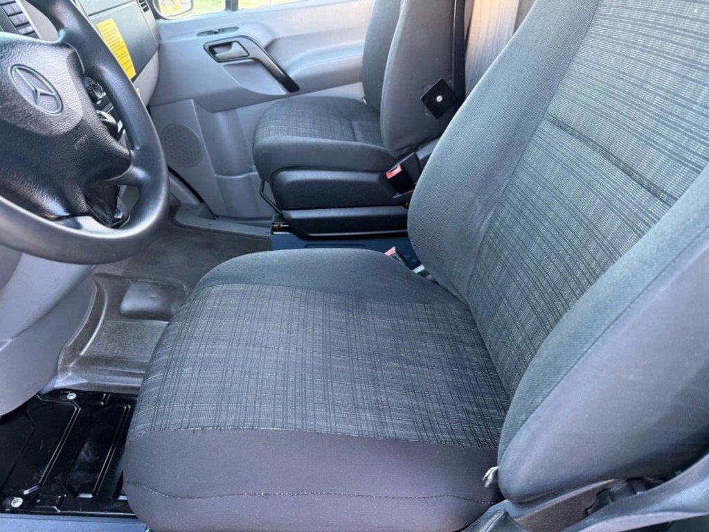 2018 Mercedes-Benz Worker Image 15