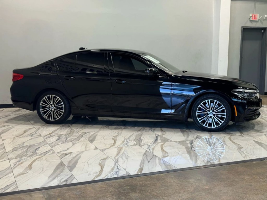 2019 BMW 5 Series Image 5