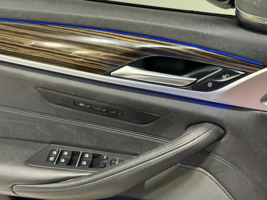2019 BMW 5 Series Image 11