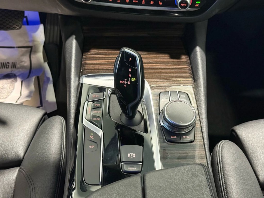 2019 BMW 5 Series Image 19