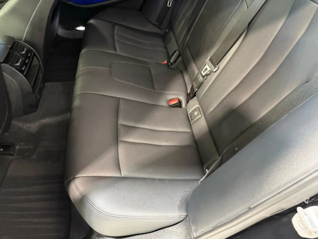 2019 BMW 5 Series Image 23