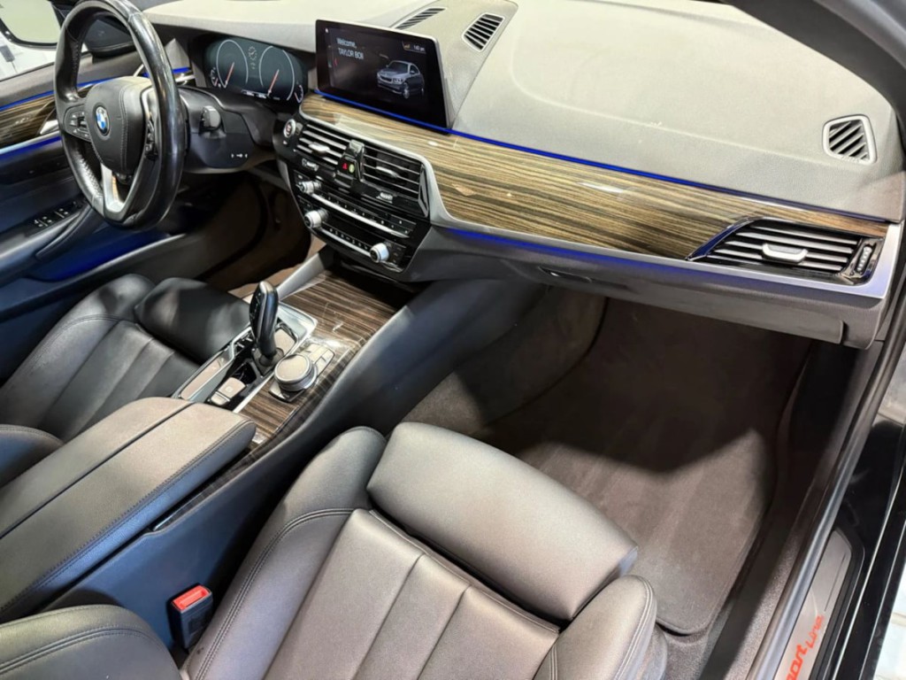 2019 BMW 5 Series Image 24